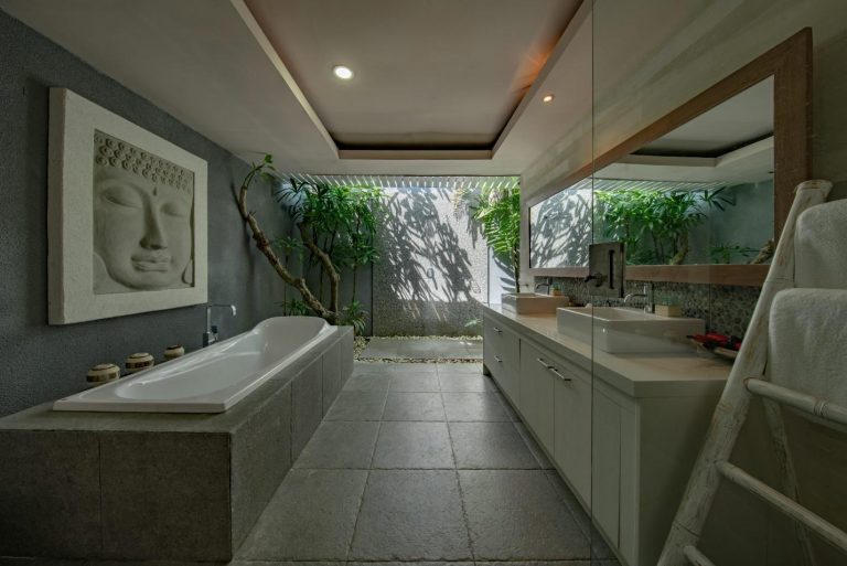 Incorporating Industrial Elements into Modern Bathroom Design