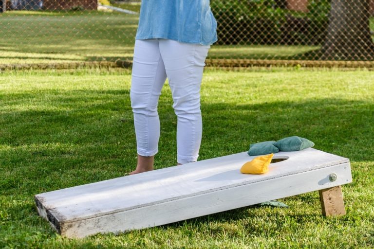 Crafting Memorable Outdoor Events with Custom Cornhole Games